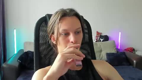 Snapshot of ostin_meoww chatting on 23, 6, 2026 Ostin online show from 23, 6, 2026
