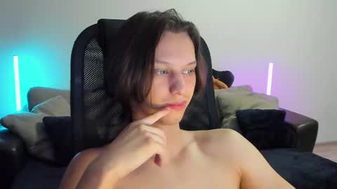 Snapshot of ostin_meoww chatting on 24, 7, 2026 Ostin online show from 24, 7, 2026