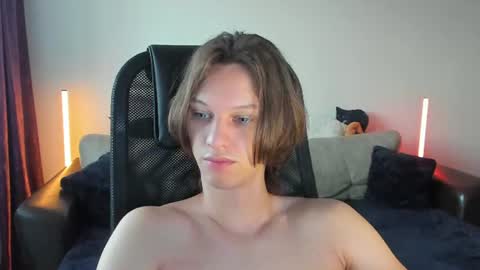 Snapshot of ostin_meoww chatting on 29, 7, 2026 Ostin online show from 29, 7, 2026