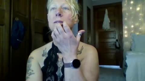 Snapshot of outdoorchicprivate chatting on 26, 3, 2026 JJ online show from 26, 3, 2026