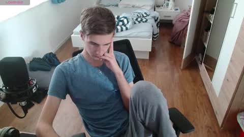 Snapshot of overkneebabe chatting on 13, 1, 2026 OverkneeBabe online show from 13, 1, 2026