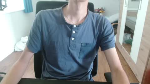 Snapshot of overkneebabe chatting on 6, 7, 2026 OverkneeBabe online show from 6, 7, 2026