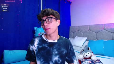 Owen  Independent model  online show from 13, 12, 2024