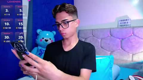 Owen  Independent model  online show from 13, 2, 2025