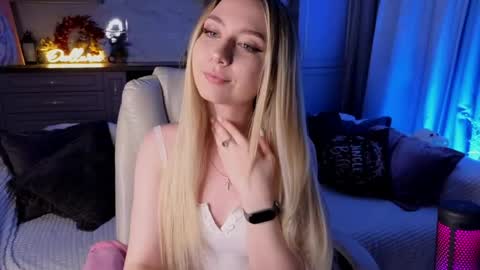 Snapshot of owlluree chatting on 17, 4, 2026 Gretta online show from 17, 4, 2026
