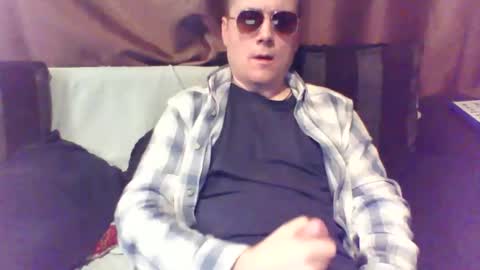 Snapshot of ownerofdogs chatting on 17, 12, 2025 ownerofdogs online show from 17, 12, 2025