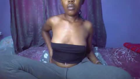 Snapshot of p_valley761523 chatting on 24, 10, 2025 Val online show from 24, 10, 2025