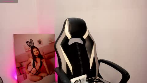 Snapshot of paigejayden chatting on 7, 5, 2026 Paige online show from 7, 5, 2026