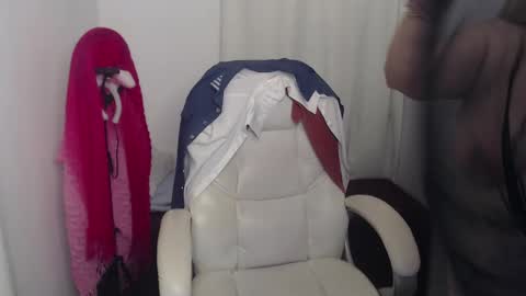 Snapshot of paiperhalliwey chatting on 11, 1, 2025 paiperhalliwey online show from 11, 1, 2025