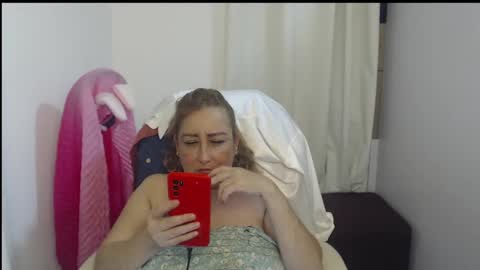 Snapshot of paiperhalliwey chatting on 26, 1, 2025 paiperhalliwey online show from 26, 1, 2025