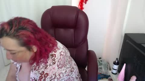 paiperhalliwey online show from 12, 4, 2026