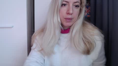 Snapshot of pam_fans chatting on 15, 12, 2025 BABE online show from 15, 12, 2025