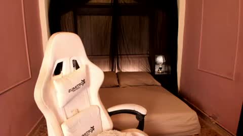 Snapshot of pamelaascott chatting on 9, 7, 2026 P A M online show from 9, 7, 2026
