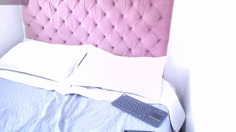 PamelaEvans   online show from 26, 2, 2025