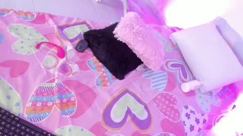 Pammela Smith online show from 7, 12, 2024