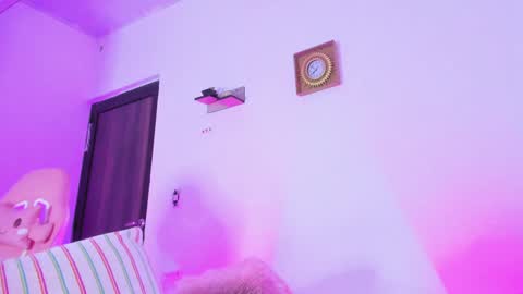 Pammela Smith online show from 8, 1, 2025