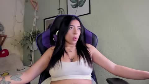 Ana Laura online show from 25, 4, 2026