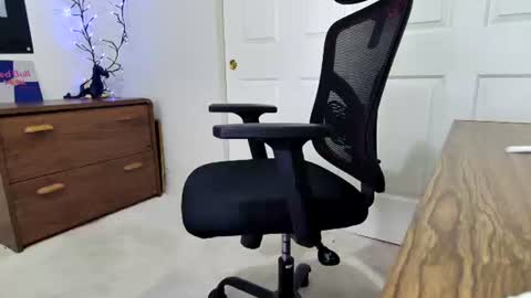 Snapshot of pantyboy2000 chatting on 5, 1, 2025 Dash Riprock online show from 5, 1, 2025