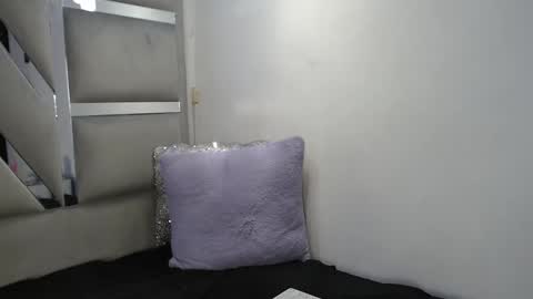 Snapshot of paola_lyon chatting on 12, 12, 2024 Paola Lyon online show from 12, 12, 2024