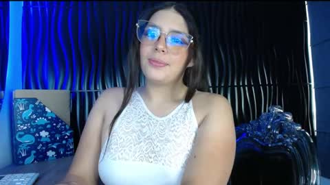 Snapshot of paola_lyon chatting on 5, 2, 2025 Paola Lyon online show from 5, 2, 2025