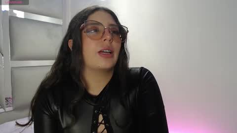 Snapshot of paola_lyon chatting on 5, 3, 2025 Paola Lyon online show from 5, 3, 2025