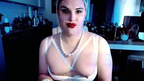 Snapshot of paoladoll chatting on 19, 5, 2026 Sarina Williams online show from 19, 5, 2026