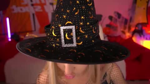 Lia online show from 31, 10, 2025