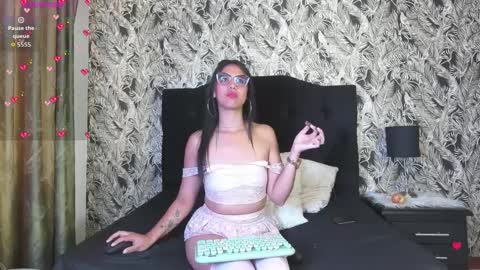 Snapshot of paolaturner chatting on 11, 9, 2025 Paola Turner online show from 11, 9, 2025