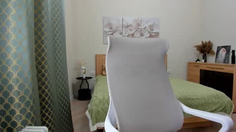 Snapshot of paradi_se chatting on 13, 2, 2026 Melena online show from 13, 2, 2026