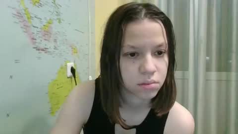 Snapshot of paradise_tease chatting on 15, 12, 2025 paradise_tease online show from 15, 12, 2025