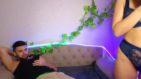 Allie  Alex Thumbs up if you like us online show from 20, 1, 2025