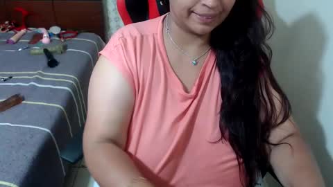 Snapshot of pareja_explosivasexx chatting on 14, 5, 2026 Luna online show from 14, 5, 2026