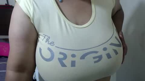 Snapshot of pareja_explosivasexx chatting on 21, 7, 2026 Luna online show from 21, 7, 2026