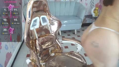 Snapshot of paris09_v chatting on 16, 1, 2025 PARIS online show from 16, 1, 2025