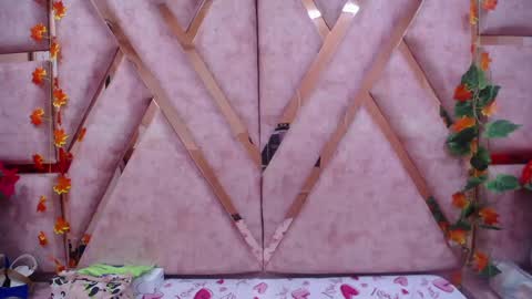 paris petit online show from 10, 9, 2025