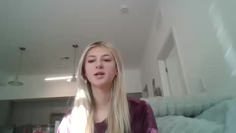 Snapshot of parisbaby2000 chatting on 17, 10, 2025 parisbaby2000 online show from 17, 10, 2025
