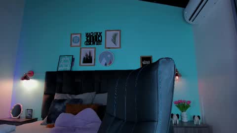 Snapshot of parisfox_ chatting on 8, 3, 2025 PARIS online show from 8, 3, 2025