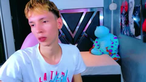 Snapshot of park_jimin1 chatting on 17, 11, 2025 park_jimin1 online show from 17, 11, 2025