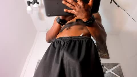 Snapshot of passion_black_ chatting on 14, 5, 2026 passion_black_ online show from 14, 5, 2026