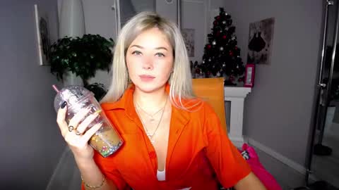 Snapshot of passionate_babe chatting on 4, 1, 2025 I have returned from vacation and I am glad to share my energy and emotions with you online show from 4, 1, 2025