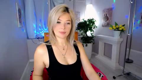 Snapshot of passionate_babe chatting on 18, 9, 2025 I have returned from vacation and I am glad to share my energy and emotions with you online show from 18, 9, 2025