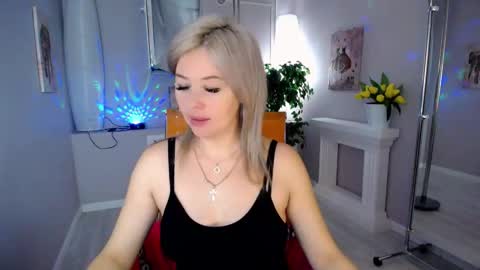 Snapshot of passionate_babe chatting on 13, 10, 2025 I have returned from vacation and I am glad to share my energy and emotions with you online show from 13, 10, 2025