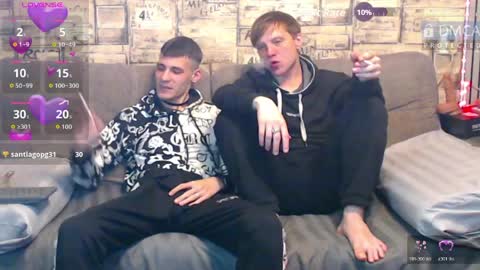 Max tall dark-haired guy with tattoos and Phil blond-haired online show from 26, 3, 2026