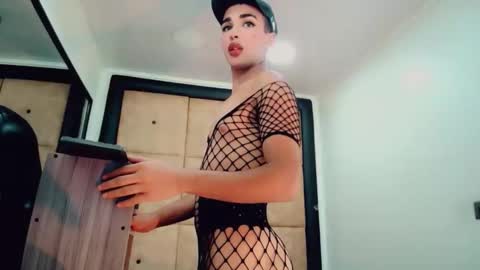 Snapshot of patrickxx_1 chatting on 4, 10, 2025 PatrickXX 1 online show from 4, 10, 2025