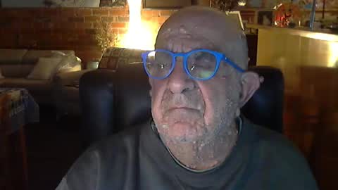 Snapshot of patvac chatting on 4, 5, 2026 patvac online show from 4, 5, 2026