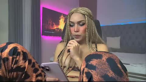 Snapshot of pau_kink95 chatting on 12, 2, 2025 Paula online show from 12, 2, 2025