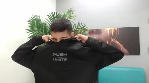 Snapshot of paul_ponce chatting on 12, 10, 2025 PAUL online show from 12, 10, 2025