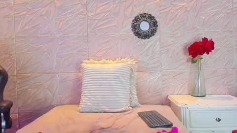 PAULA CRUZ online show from 24, 1, 2025