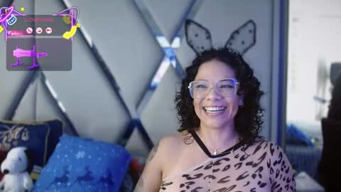 Paula online show from 5, 10, 2025