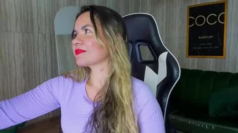 Snapshot of paula_lorens_t chatting on 14, 11, 2025 paula online show from 14, 11, 2025